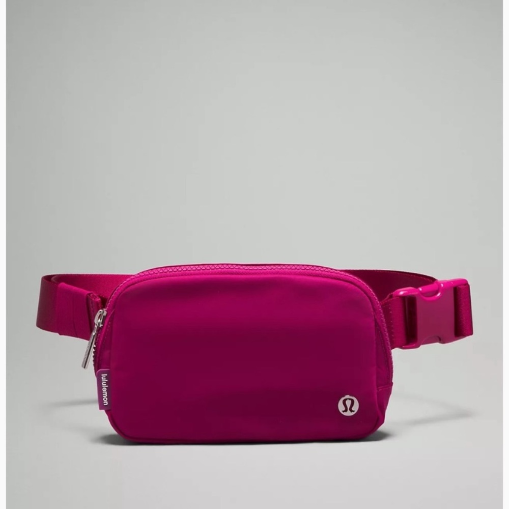 lululemon Everywhere Belt Bag NWT
